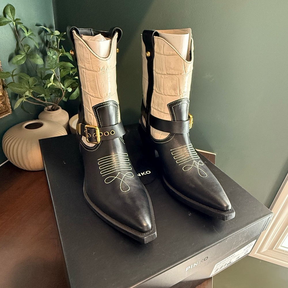 Pinko Black and white Boots with Western Flair